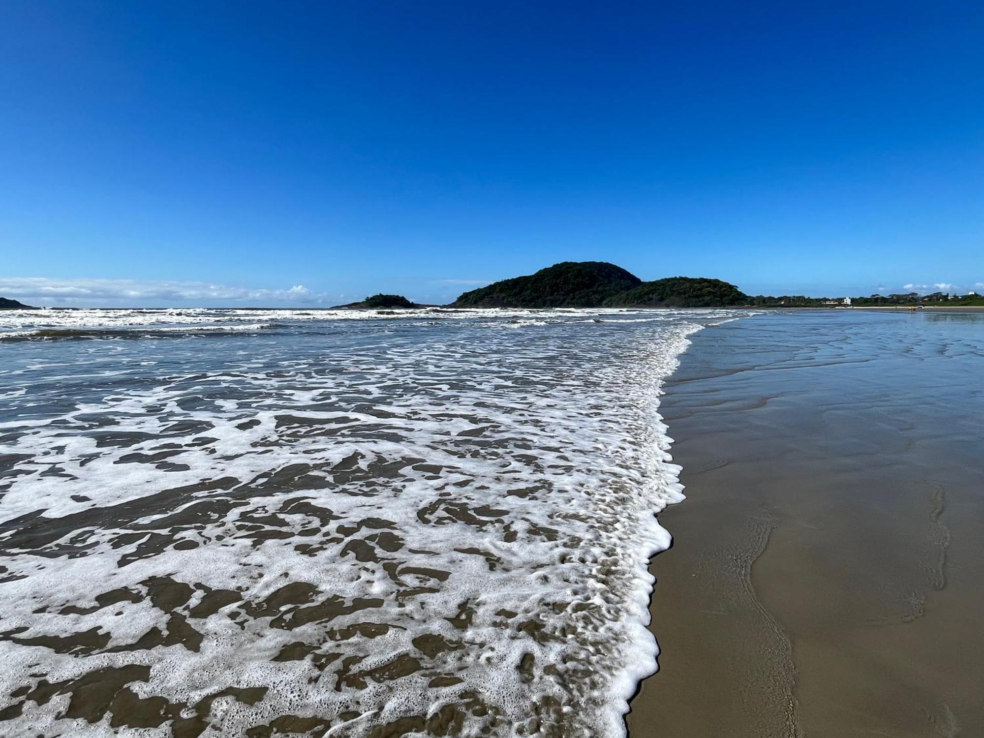 FLAT RIVIERA COM AR A 150 m DA PRAIA - PROMOÇÃO DISPONÍVEL de 06 a 11 de Novembro - APROVEITE ! Riviera de Sao Lourenco Extérieur photo