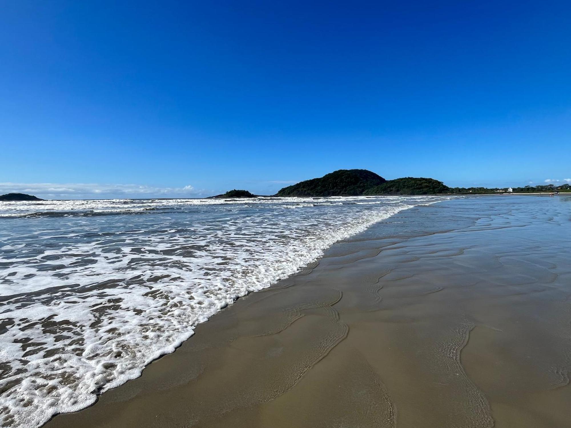 FLAT RIVIERA COM AR A 150 m DA PRAIA - PROMOÇÃO DISPONÍVEL de 06 a 11 de Novembro - APROVEITE ! Riviera de Sao Lourenco Extérieur photo